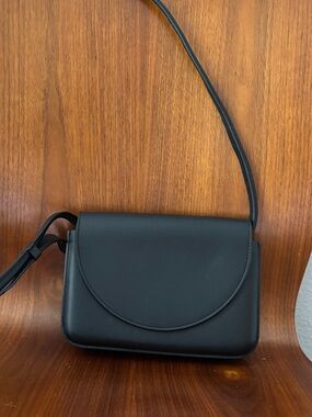 LoQ Black Leather Alma Bag